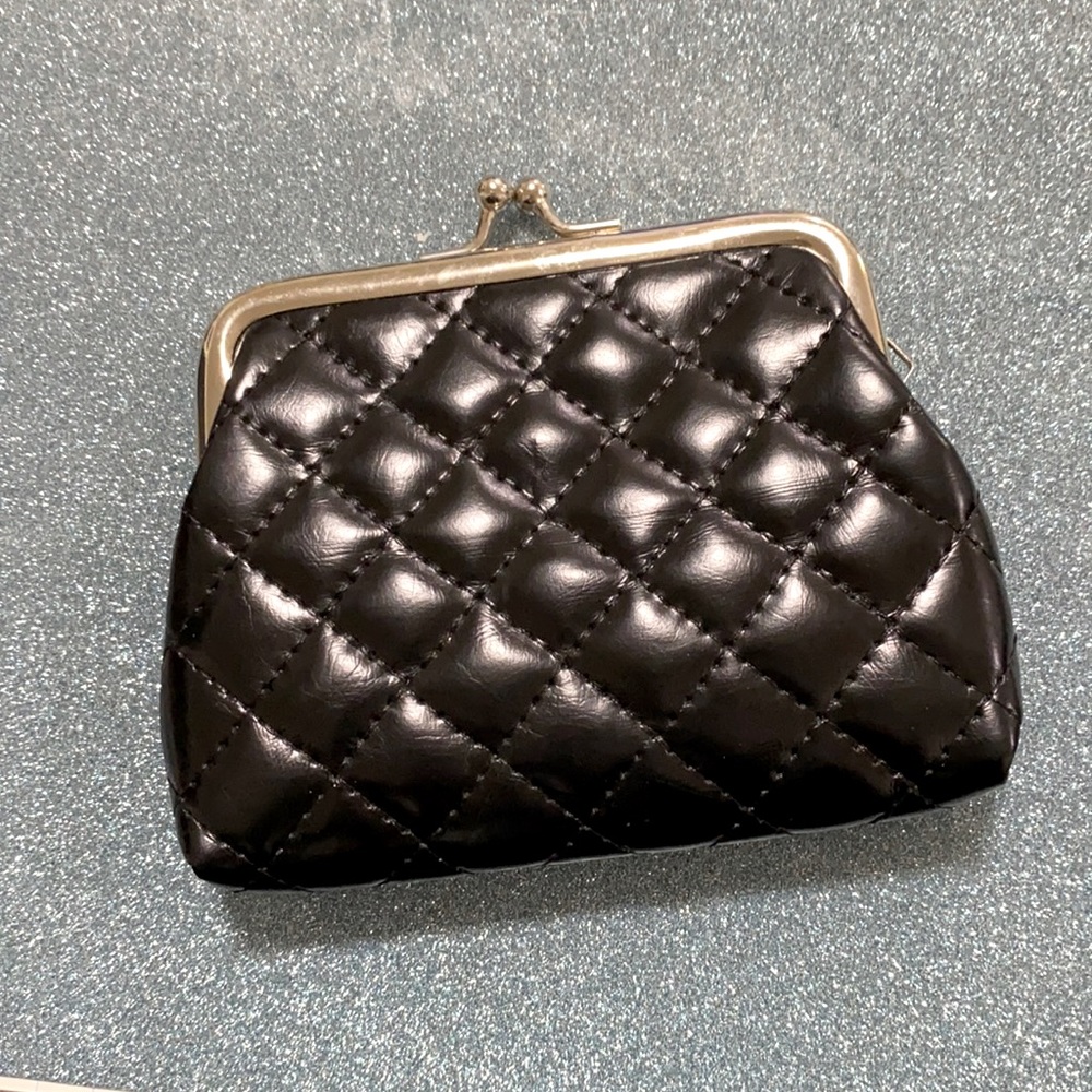 🔴SOLD🔴 black quilted coin pouch purse